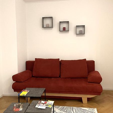 Home Sweet Home - Stephansdom Wenen Buitenkant foto