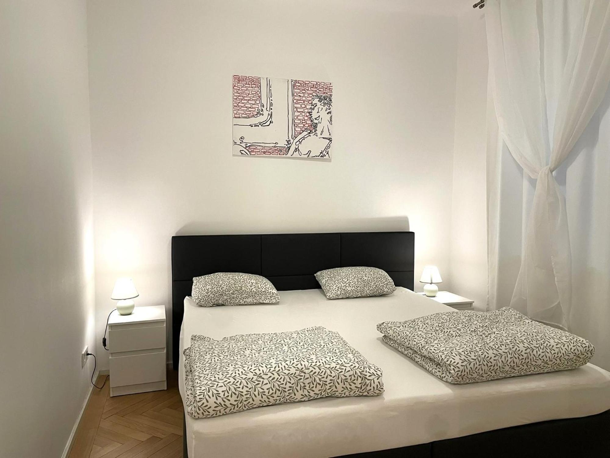 Home Sweet Home - Stephansdom Wenen Buitenkant foto